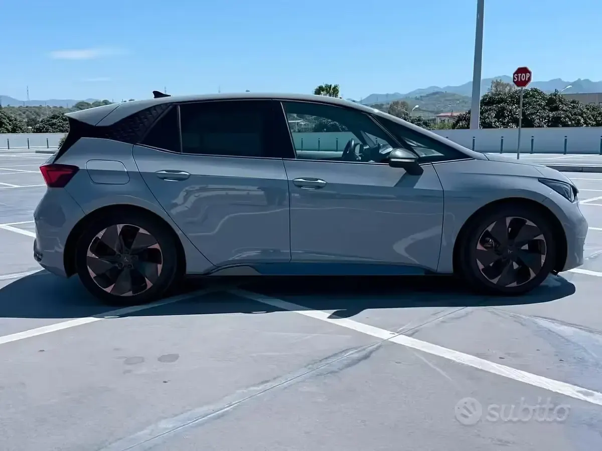 Usata Cupra Born 69 kW (95 CV) 2023 Grigio Utilitaria