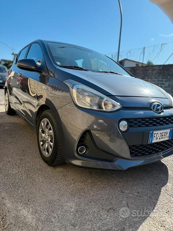 Usata Hyundai i10 69 CV (50 kW) 2017 Grigio Utilitaria