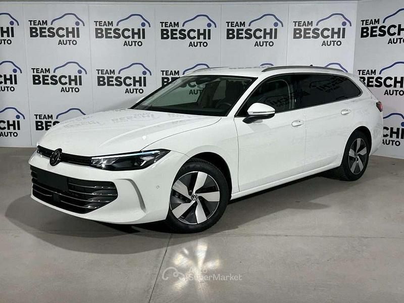 Bianco Usata 2025 VW Passat Business Station wagon | 36.800 € (Ottimo prezzo) - Immagine 1/4