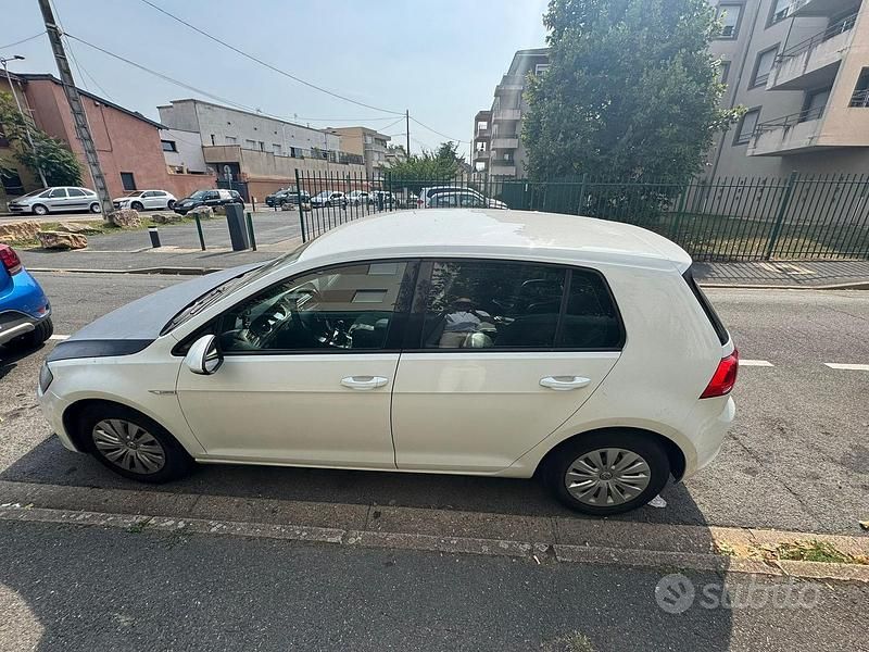 Bianco Usata 2015 VW Golf VII Due volumi | 7000 € (Buon prezzo) - Immagine 1/3