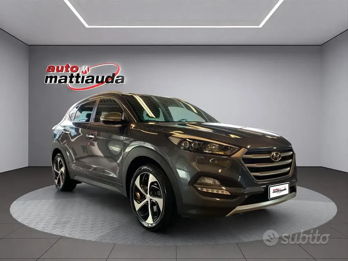 Usata Hyundai Tucson Comfort 116 CV (85 kW) 2017 Grigio scuro SUV