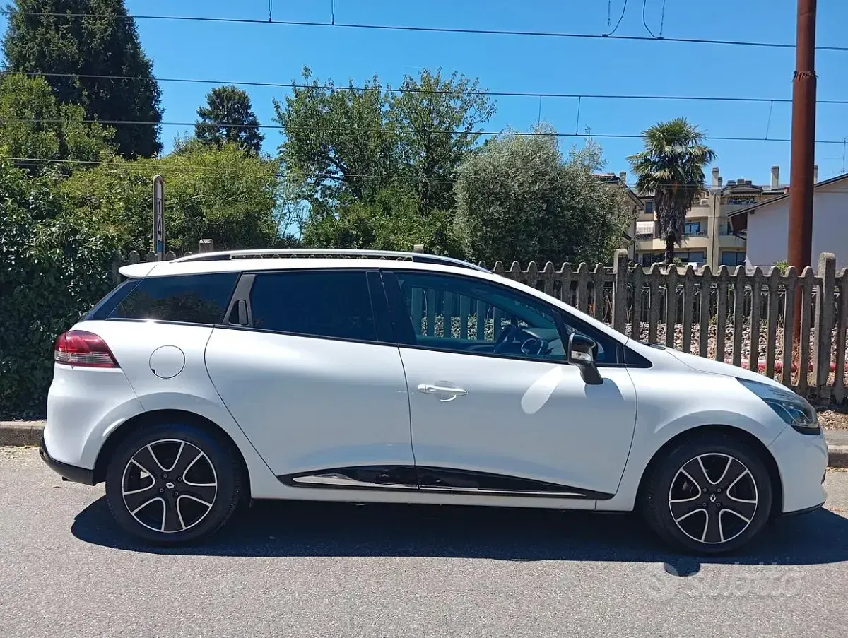 Usata Renault Clio 75 CV (55 kW) 2013 Bianco Station wagon