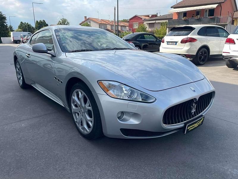 Usata Maserati Granturismo 405 CV (297 kW) 2008 Argento Coupé