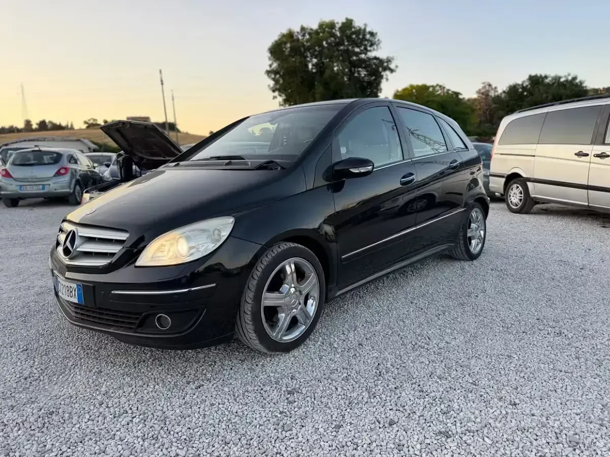 Usata Mercedes B200 140 CV (102 kW) 2005 Monovolume