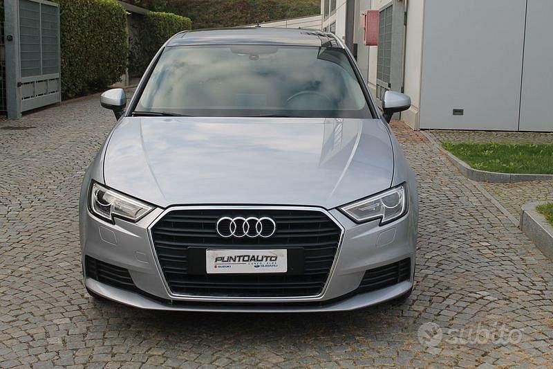 Usata Audi A3 Admired 116 CV (85 kW) 2018 Grigio Berlina