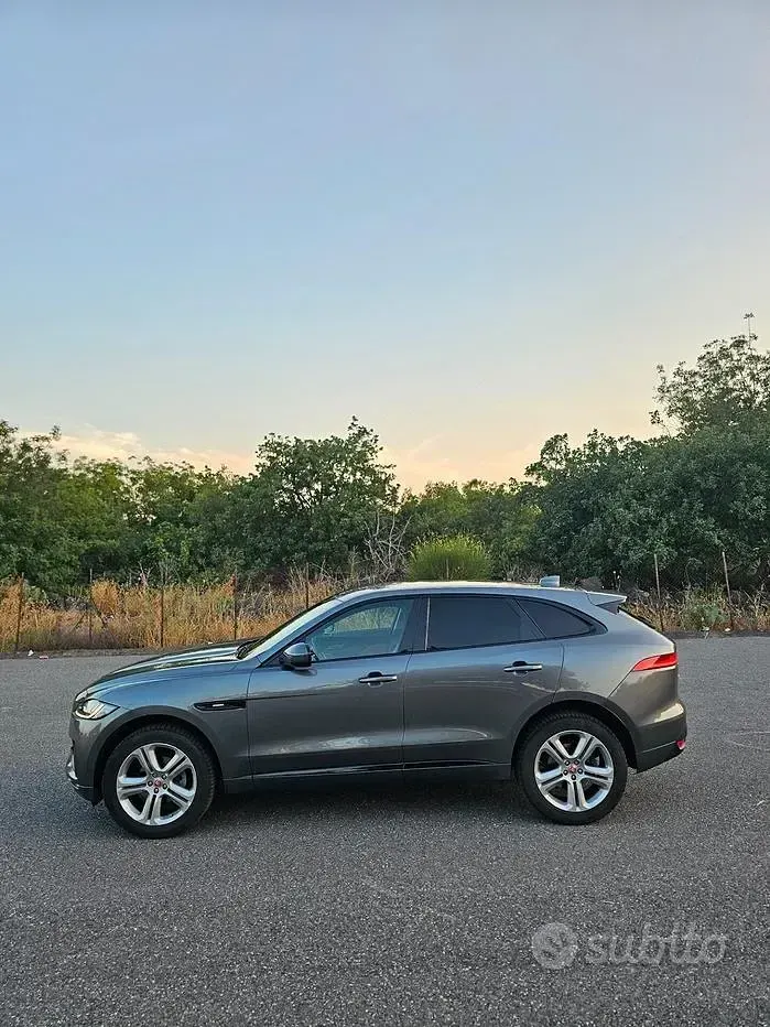 Usata Jaguar F-Pace R-Sport 180 CV (132 kW) 2019 Grigio SUV