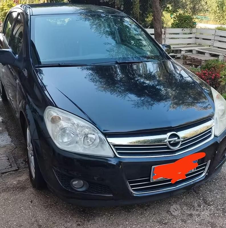 Usata Opel Astra 101 CV (74 kW) 2008 Nero Berlina