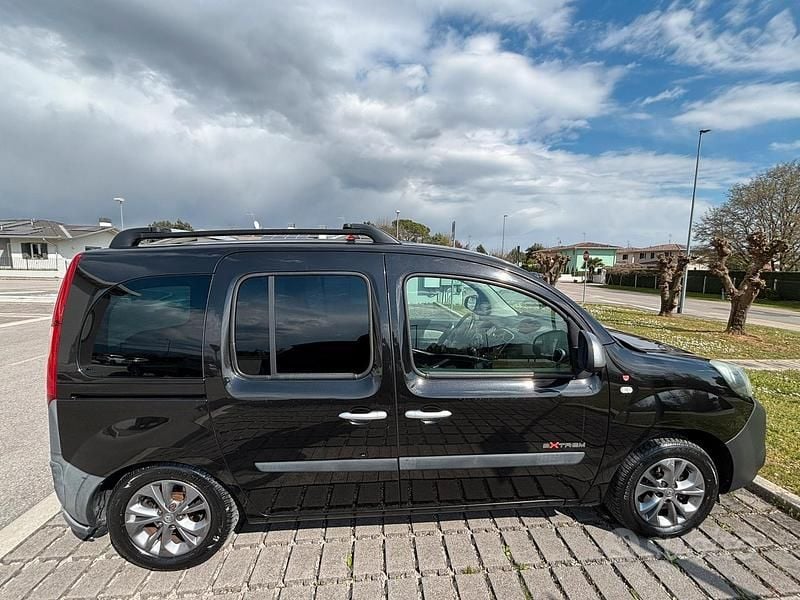 Usata Renault Kangoo 110 CV (80 kW) 2014 Nero Monovolume