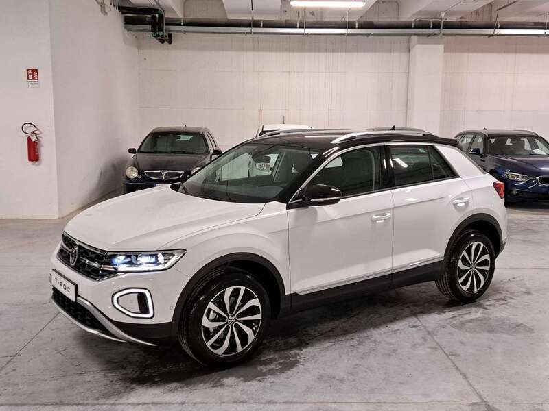 Usata VW T-Roc Style 116 CV (85 kW) 2024 Pure white pastello/tetto nero SUV