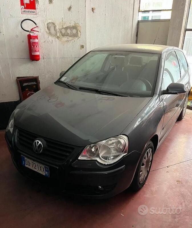 Grigio Usata 2007 VW Polo Due volumi | 5500 € (Molto cara) - Immagine 1/4