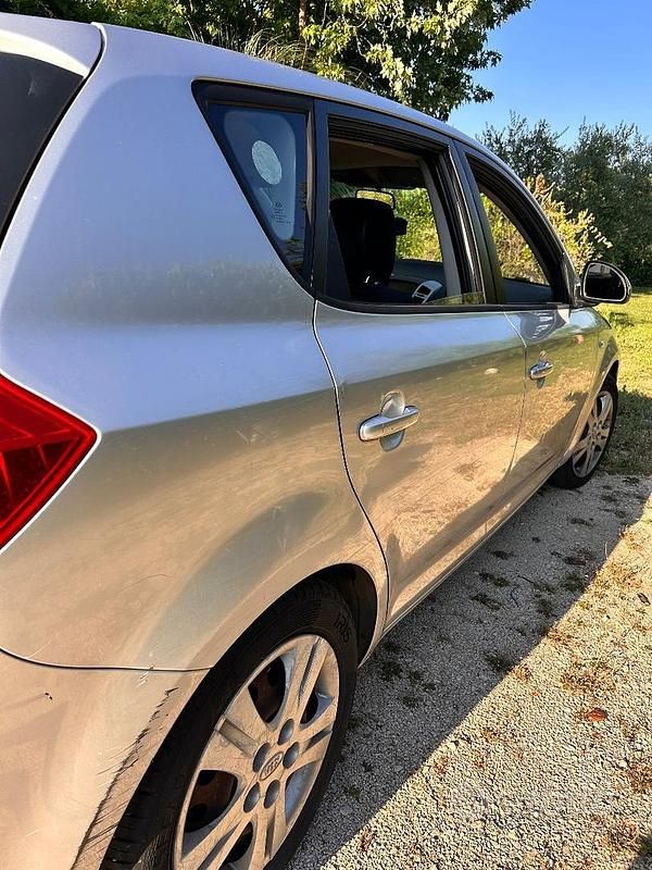 Usata Kia Ceed 2008 Grigio Utilitaria