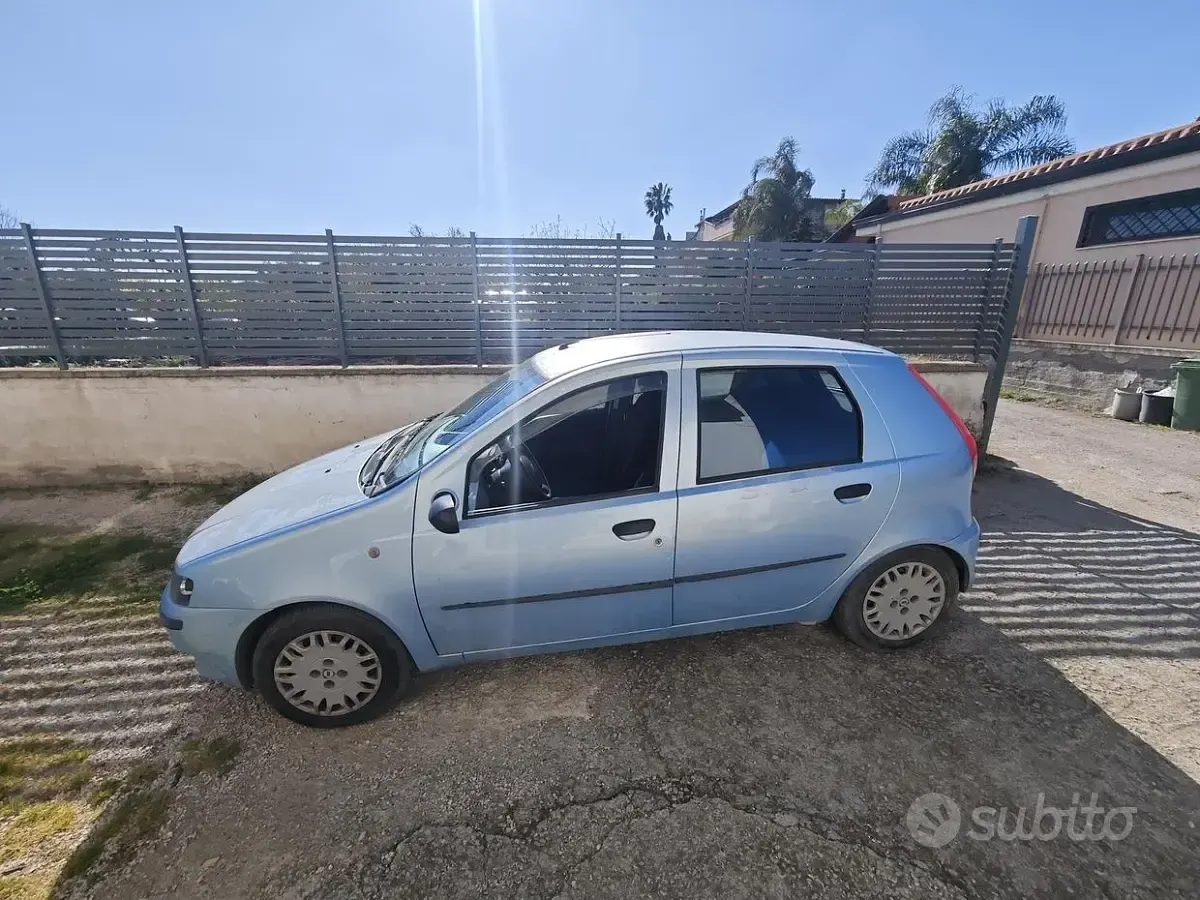 Usata Fiat Punto 60 CV (44 kW) 2001 Blu Utilitaria