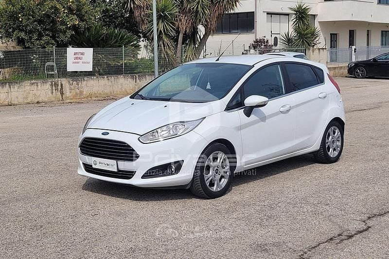 Usata Ford Fiesta Business Edition 75 CV (55 kW) 2016 Bianco Berlina