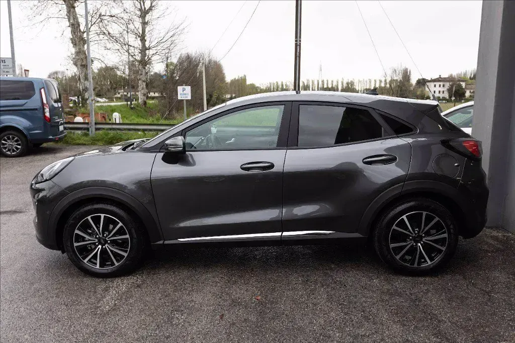 Usata Ford Puma Titanium 125 CV (91 kW) 2023 Magnetic grey (metallizzato) SUV