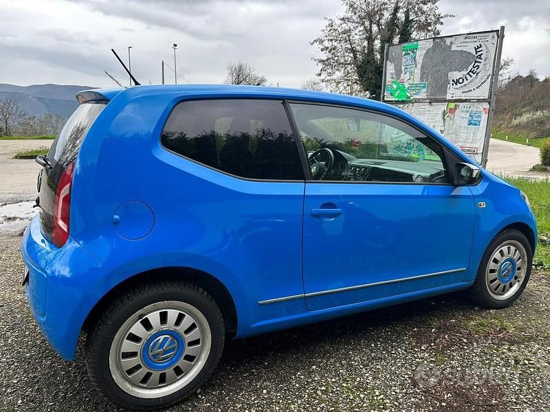 Usata VW up! 2015 Blu Utilitaria