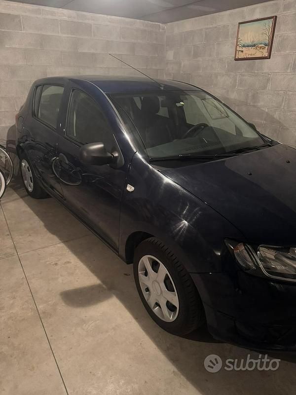 Usata Dacia Sandero 90 CV (66 kW) 2015 Blu Berlina