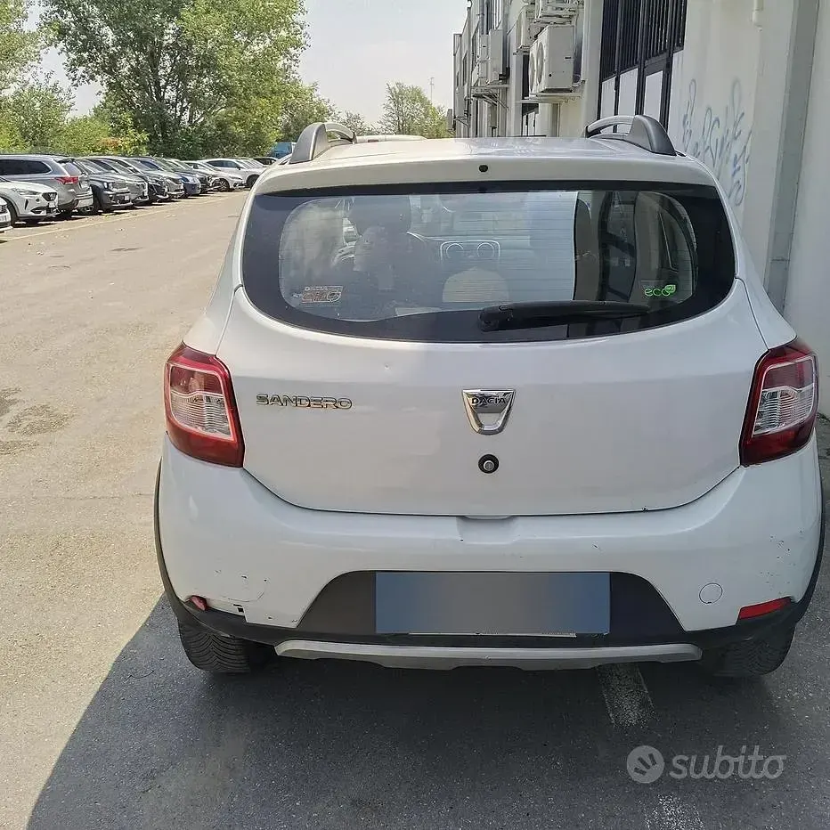 Usata Dacia Sandero 90 CV (66 kW) 2015 Berlina