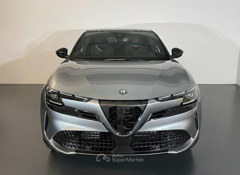 Nuova Alfa Romeo Junior Edizione Speciale 136 CV (100 kW) 2026 Gray SUV