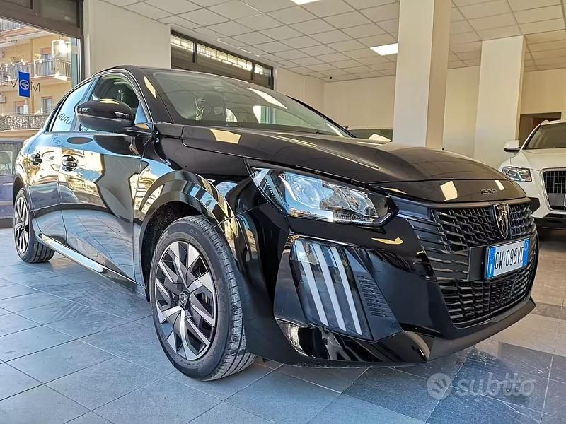 Usata Peugeot 208 75 CV (55 kW) 2024 Nero Utilitaria
