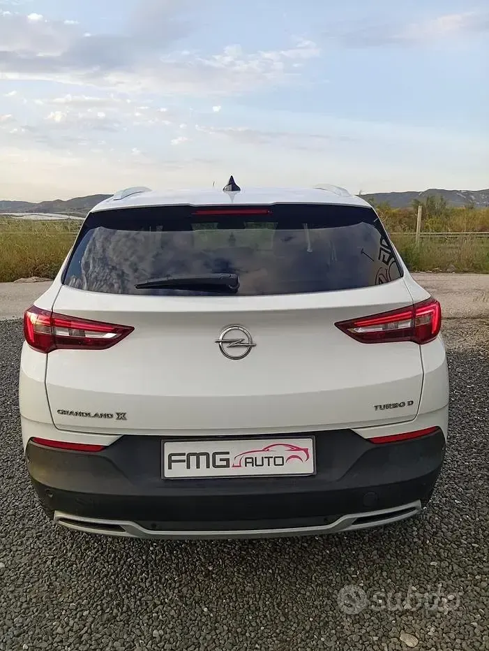 Usata Opel Grandland X Innovation 131 CV (96 kW) 2019 Bianco SUV