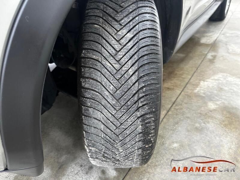 Usata Nissan Juke Tekna 110 CV (80 kW) 2012 Argento SUV