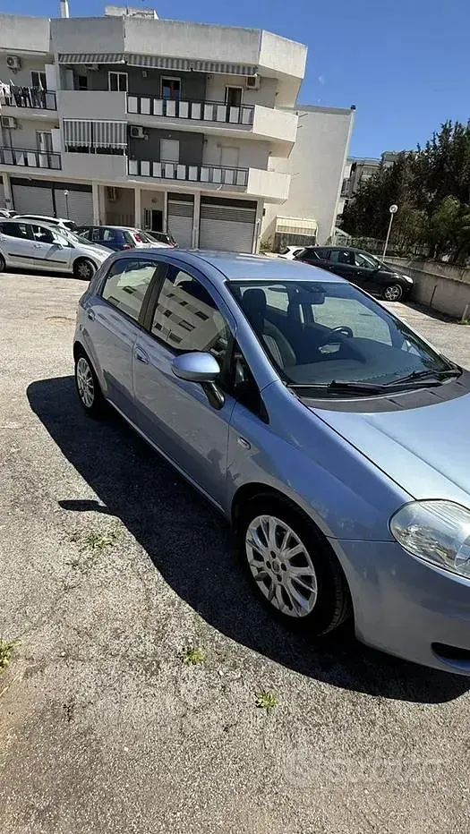 Usata Fiat Grande Punto 75 CV (55 kW) 2005 Utilitaria