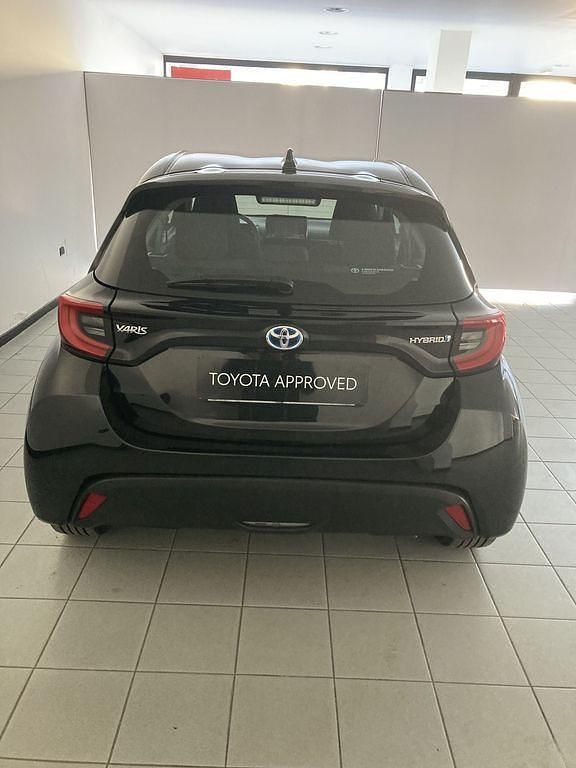Usata Toyota Yaris Hybrid Trend 115 CV (84 kW) 2021 Grigio Berlina