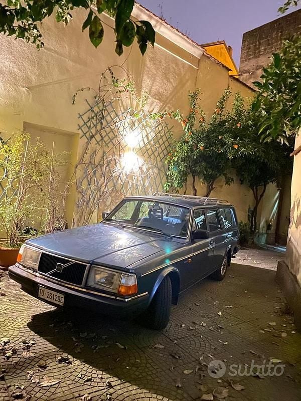 Usata Volvo 240 82 CV (60 kW) 1985 Blu Station wagon