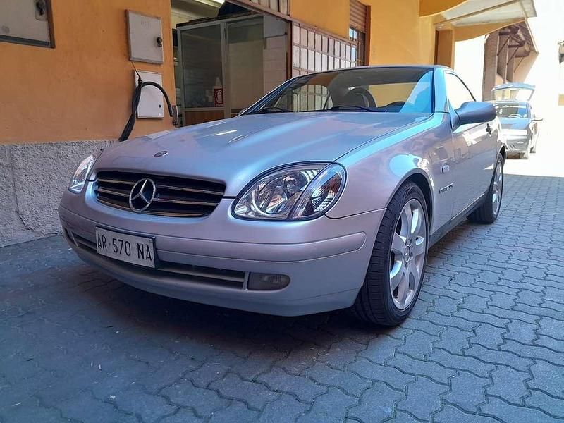 Usata Mercedes SLK200 192 CV (141 kW) 1998 Argento Cabrio