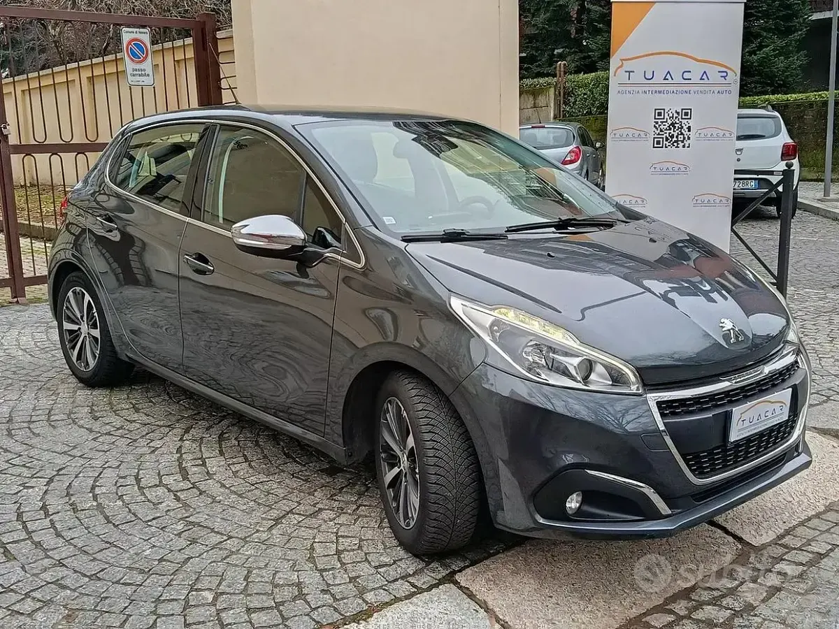 Usata Peugeot 208 Allure 82 CV (60 kW) 2017 Grigio Utilitaria