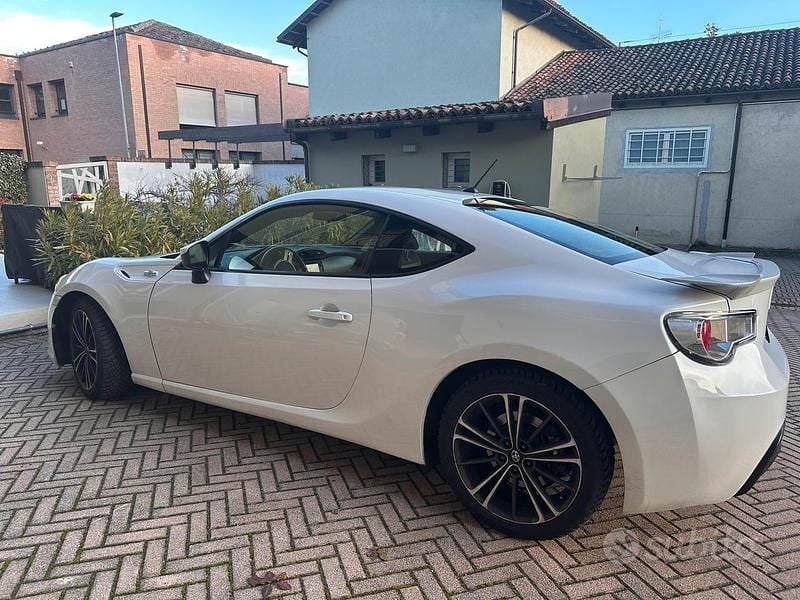 Usata Toyota GT86 GT 200 CV (147 kW) 2013 Bianco Coupé