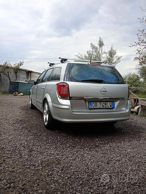 Usata Opel Astra 60 CV (44 kW) 2008 Grigio Station wagon