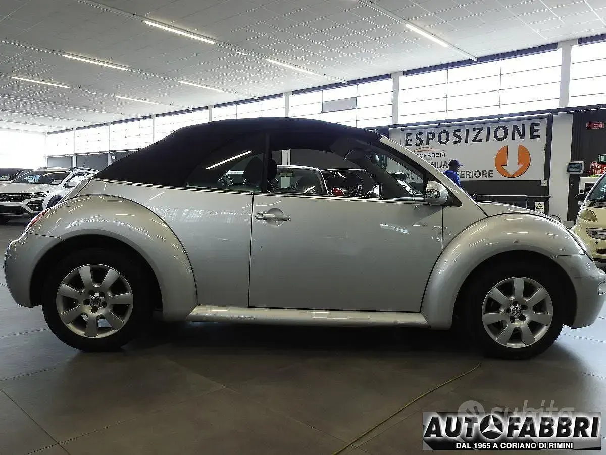 Usata VW New Beetle 102 CV (75 kW) 2005 Grigio Utilitaria