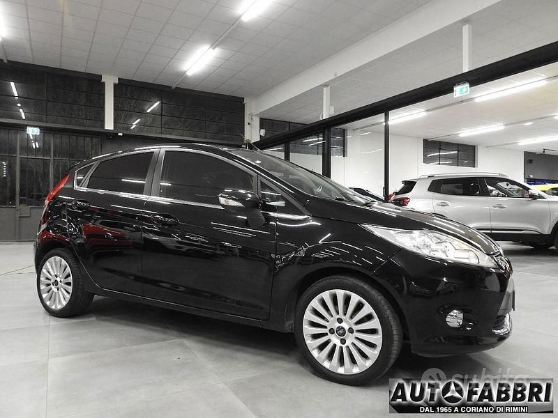 Usata Ford Fiesta Titanium 68 CV (50 kW) 2010 Nero Utilitaria
