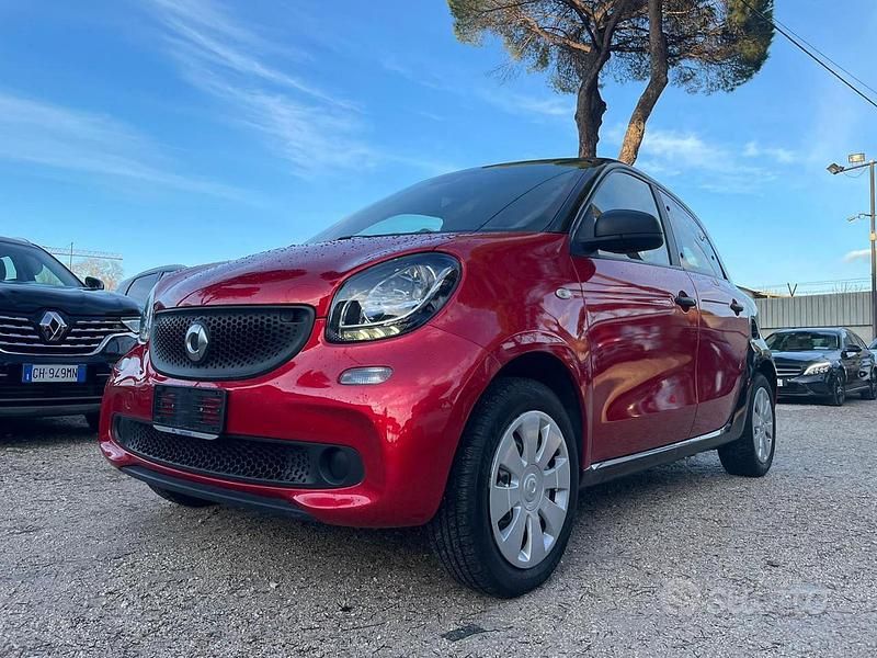 Usata Smart ForFour 71 CV (52 kW) 2016 Rosso Utilitaria