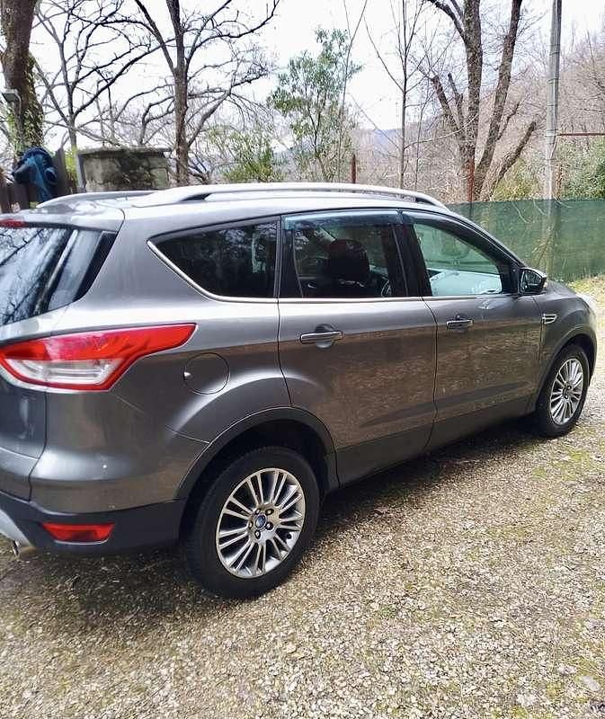 Usata Ford Kuga Titanium 140 CV (102 kW) 2012 SUV