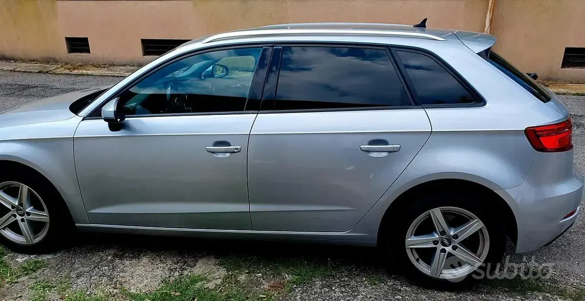 Usata Audi A3 116 CV (85 kW) 2019 Grigio Berlina