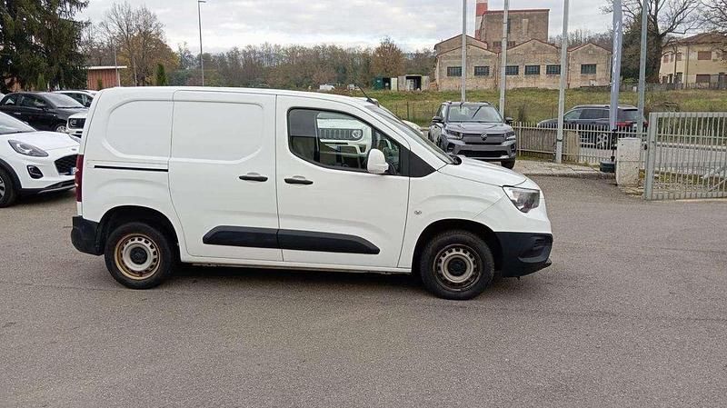 Usata Opel Combo Edition 131 CV (96 kW) 2021 Bianco Monovolume