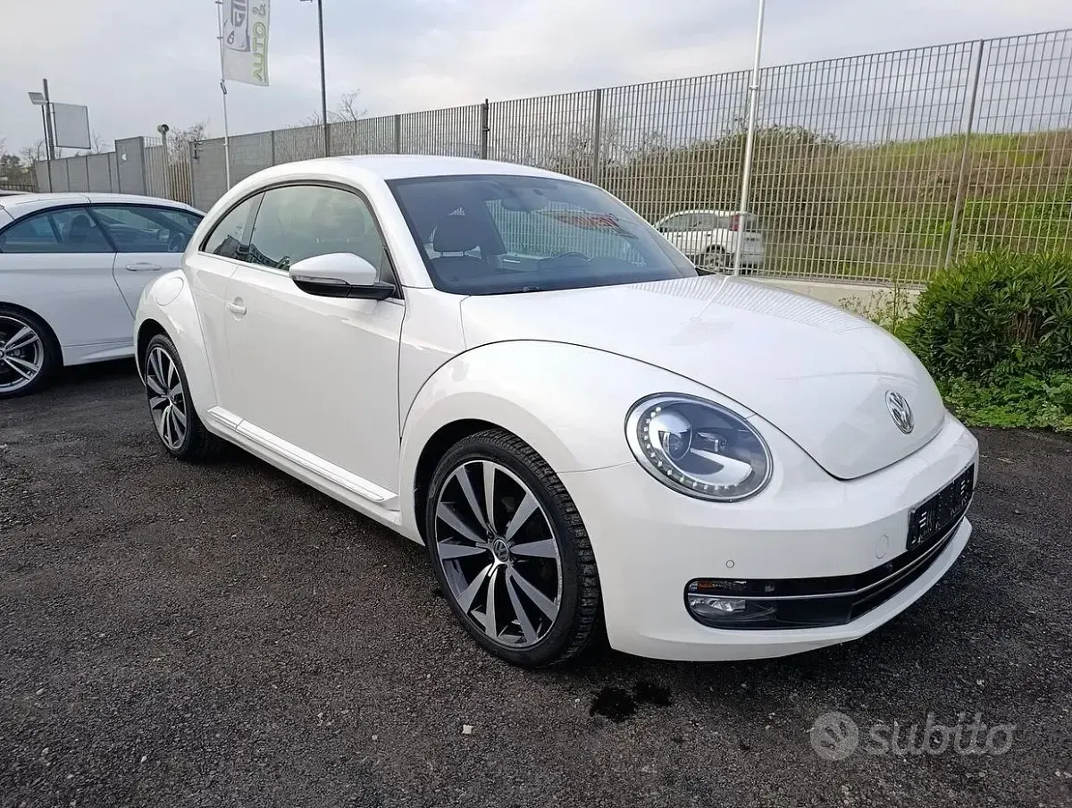 Usata VW Beetle 105 CV (77 kW) 2012 Bianco Utilitaria