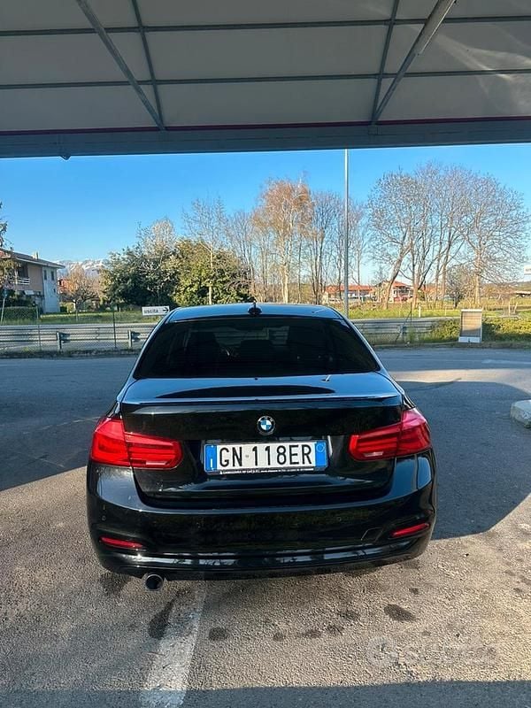 Usata BMW 318 150 CV (110 kW) 2023 Nero Berlina