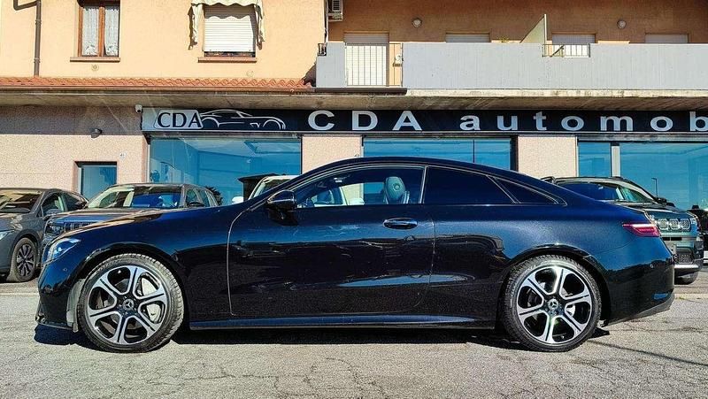 Usata Mercedes E300 Premium Plus 265 CV (194 kW) 2023 Nero ossidiana Coupé