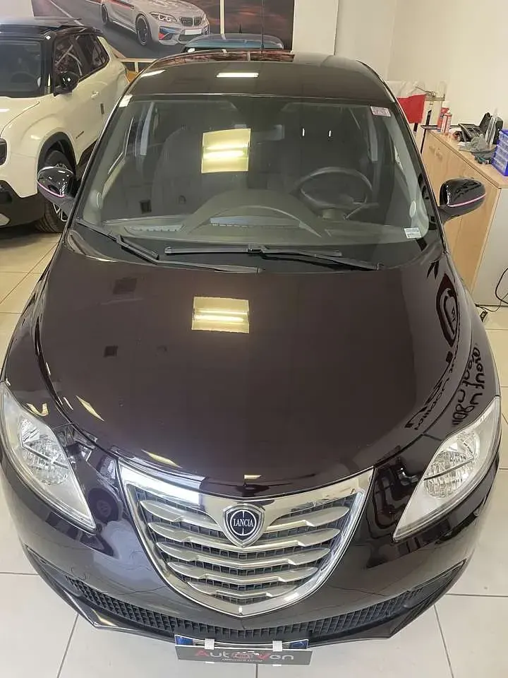 Usata Lancia Ypsilon 80 CV (58 kW) 2013 Purple aurora Utilitaria