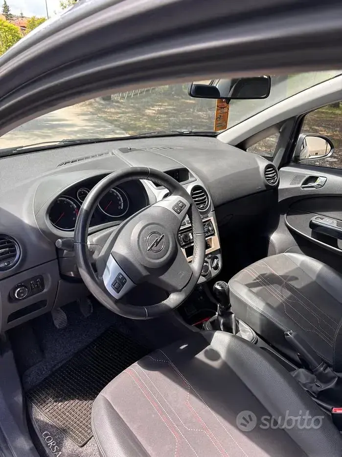 Usata Opel Corsa 85 CV (62 kW) 2013 Grigio Utilitaria