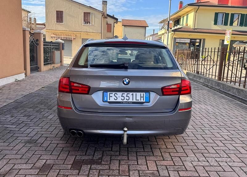 Usata BMW 520 184 CV (135 kW) 2012 Grigio Station wagon