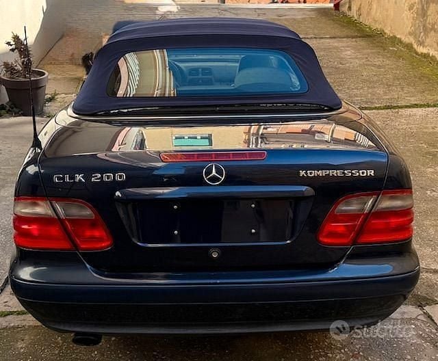Usata Mercedes CLK200 136 CV (100 kW) 1999 Blu Cabrio