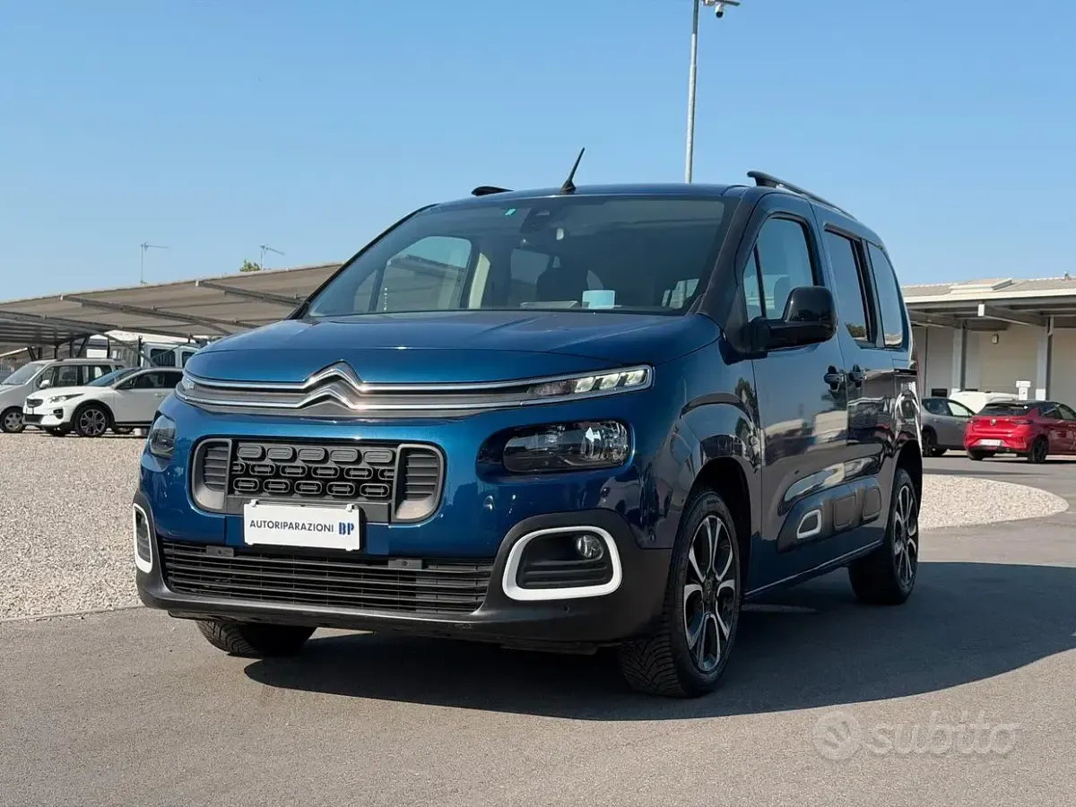 Usata Citroën Berlingo Start 131 CV (96 kW) 2021 Blu/azzurro Monovolume