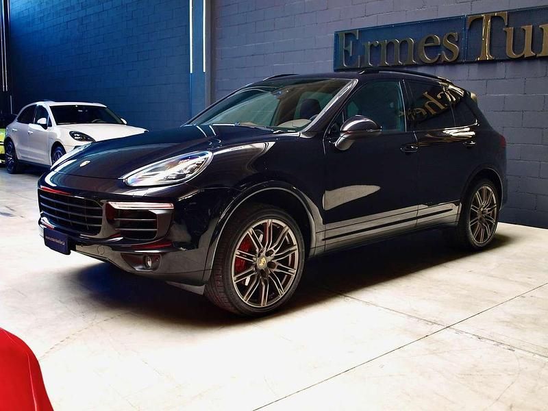 Usata Porsche Cayenne Platinum Edition 250 CV (183 kW) 2017 2t nero jet metallizzato SUV