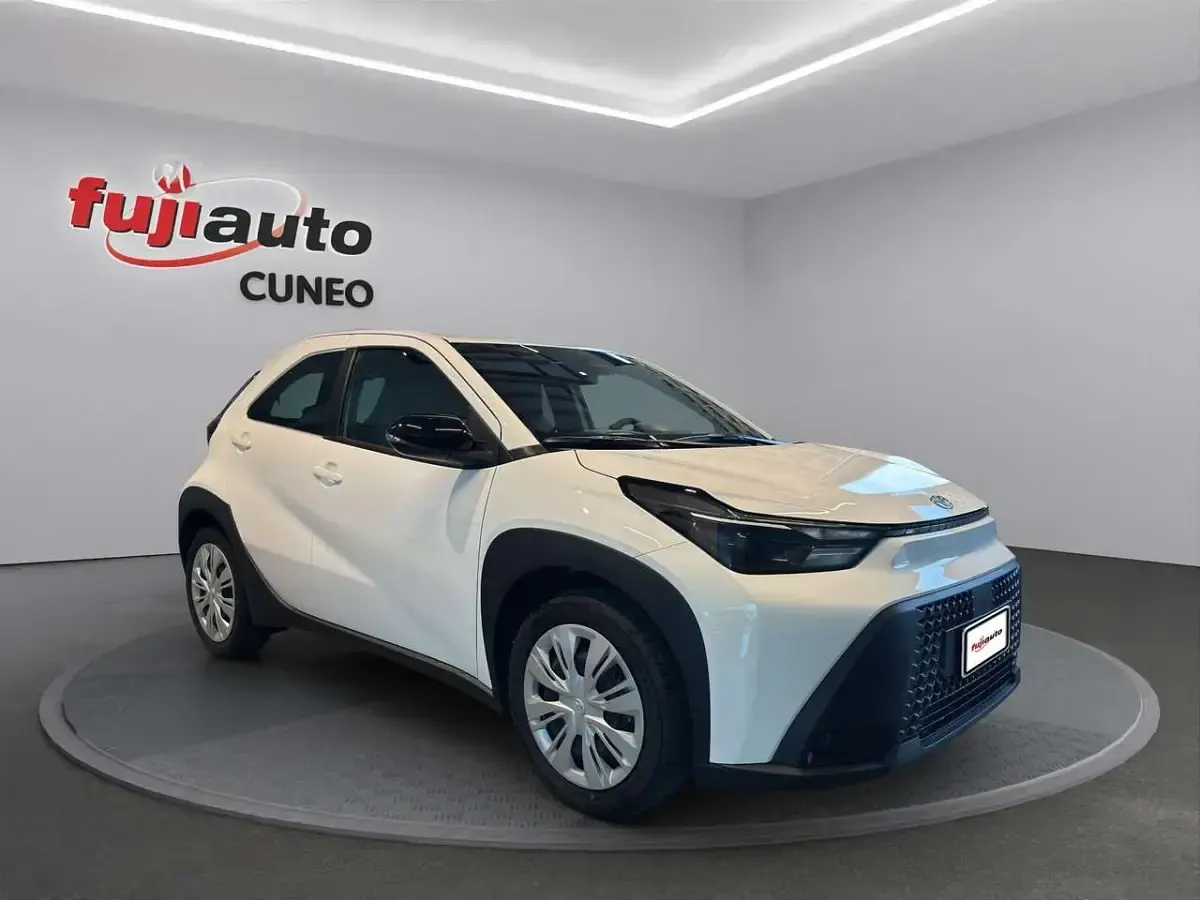 Nuova Toyota Aygo X 116 CV (85 kW) 2026 Super white SUV