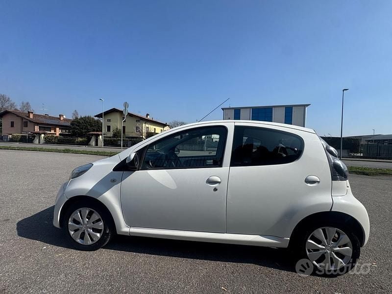 Usata Citroën C1 Attraction 68 CV (50 kW) 2011 Bianco Utilitaria