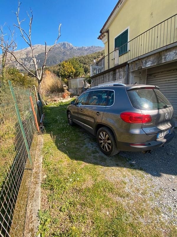 Usata VW Tiguan 140 CV (102 kW) 2013 Grigio SUV